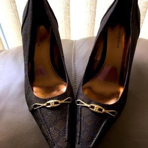 Women’s shoes